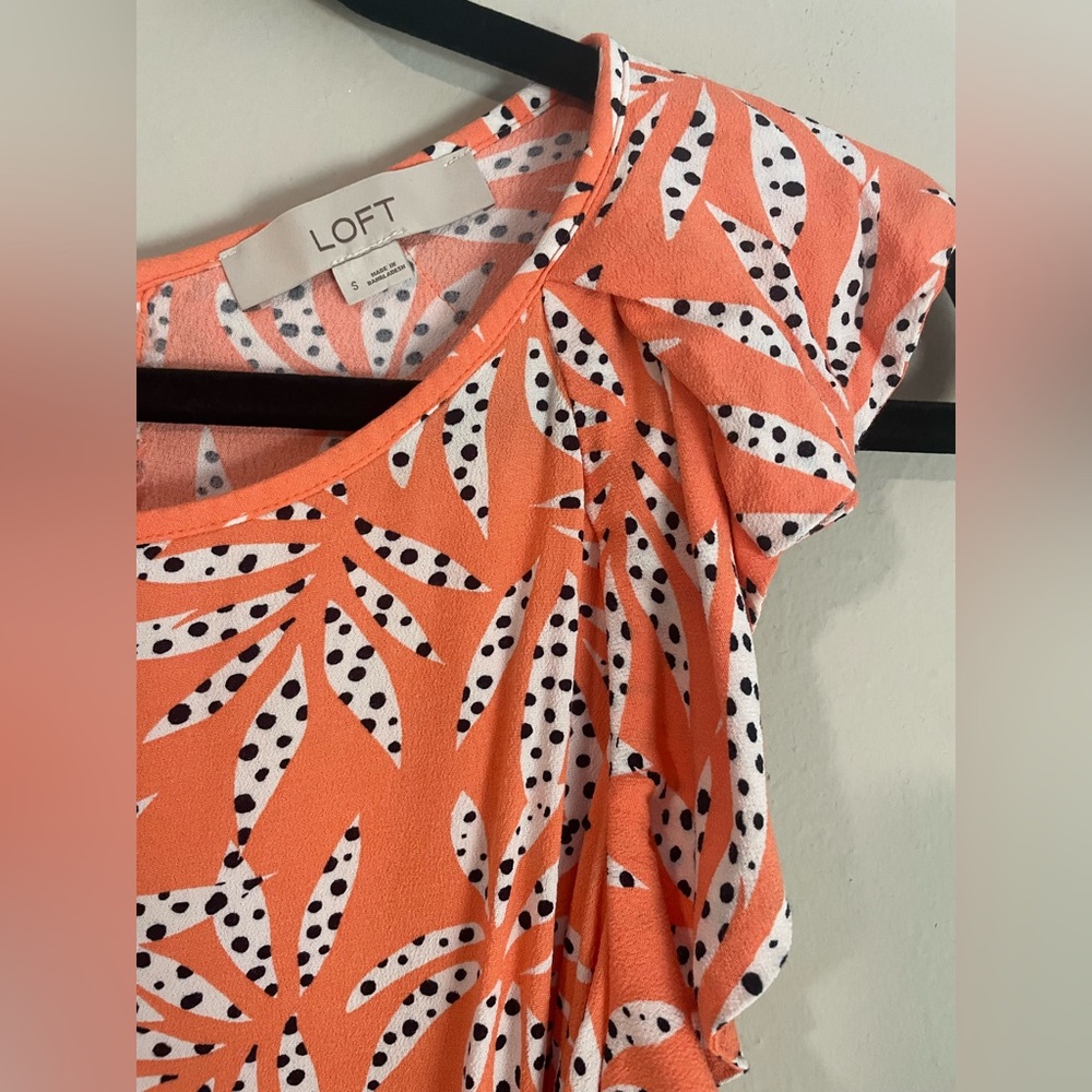 LOFT - ruffle sleeve tank - tropical polkadot leaves pattern - tangerine - S - Picture 2 of 4